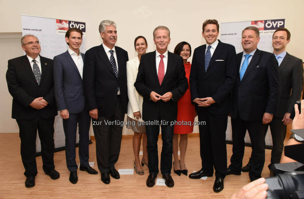 Das neue ÖVP Team um ÖVP-Chef Reinhold Mitterlehner. (Bild: ÖVP/Andreas Röbl) (31.08.2014) 