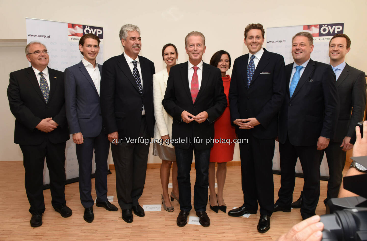 Das neue ÖVP Team um ÖVP-Chef Reinhold Mitterlehner. (Bild: ÖVP/Andreas Röbl)