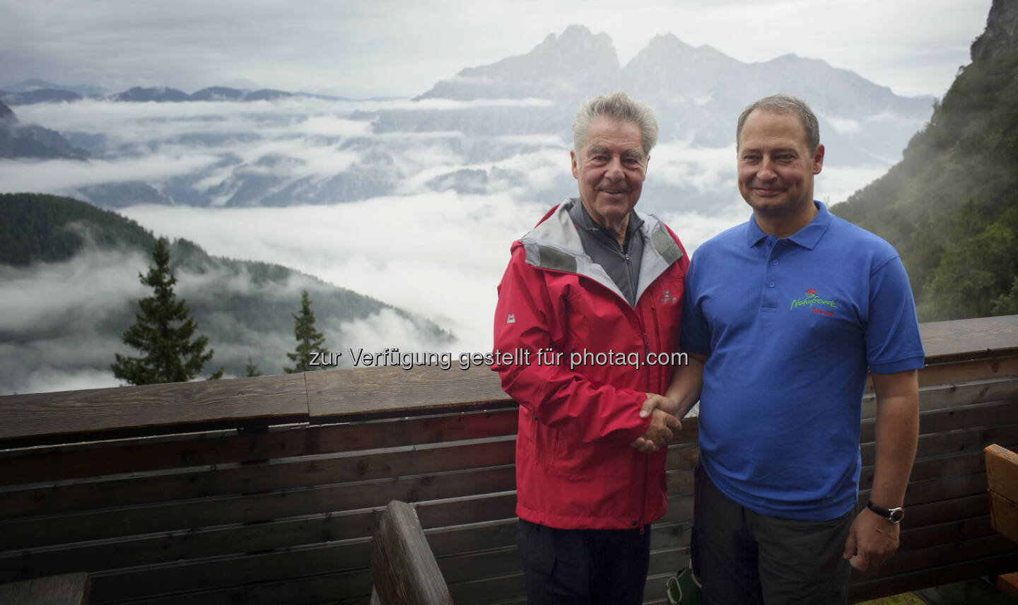 BP Heinz Fischer und Andreas Schieder (Bundesvorsitzender der Naturfreunde) auf Bergtour zum Buchsteinhaus der Naturfreunde (Bild: Peter Lechner/HBF)