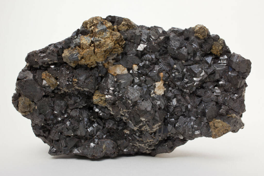 Sphalerit, Zink, Zinkblende , http://www.shutterstock.com/de/pic-156381545/stock-photo-sphalerite-main-ore-of-zinc.html, © www.shutterstock.com (02.09.2014) 