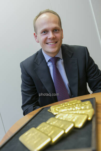 Ronald Stöferle, Gold, http://www.schoeller-muenzhandel.at, &copy; finanzmarktfoto.at/Martina Draper (20.01.2013) 