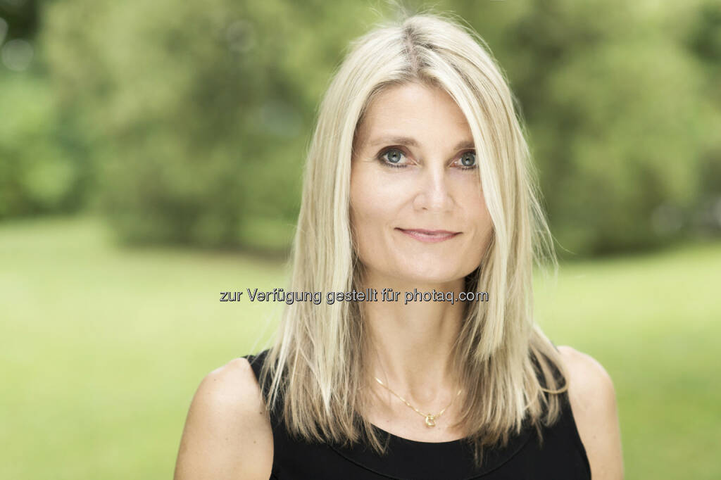 Ursula Resch (GF von Kayserholz Österreich), auf den Herbst-Gartentagen in Schloss Hof am 28. und 29. September 2014 vertreten (Bild: Kayserholz), © Aussender (02.09.2014) 