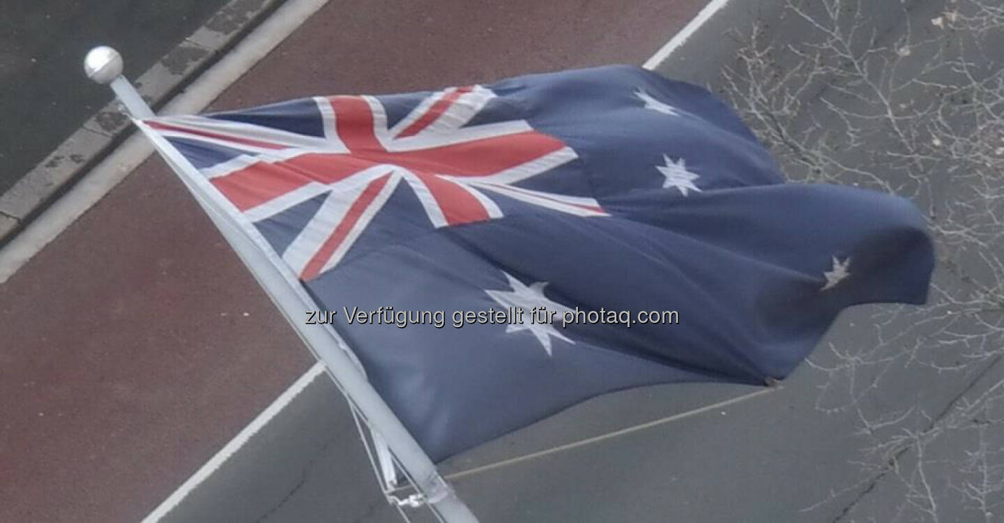 Gerald Pollak nun in Australien im Rahmen seiner YPD-Reise. Fahne, Australien