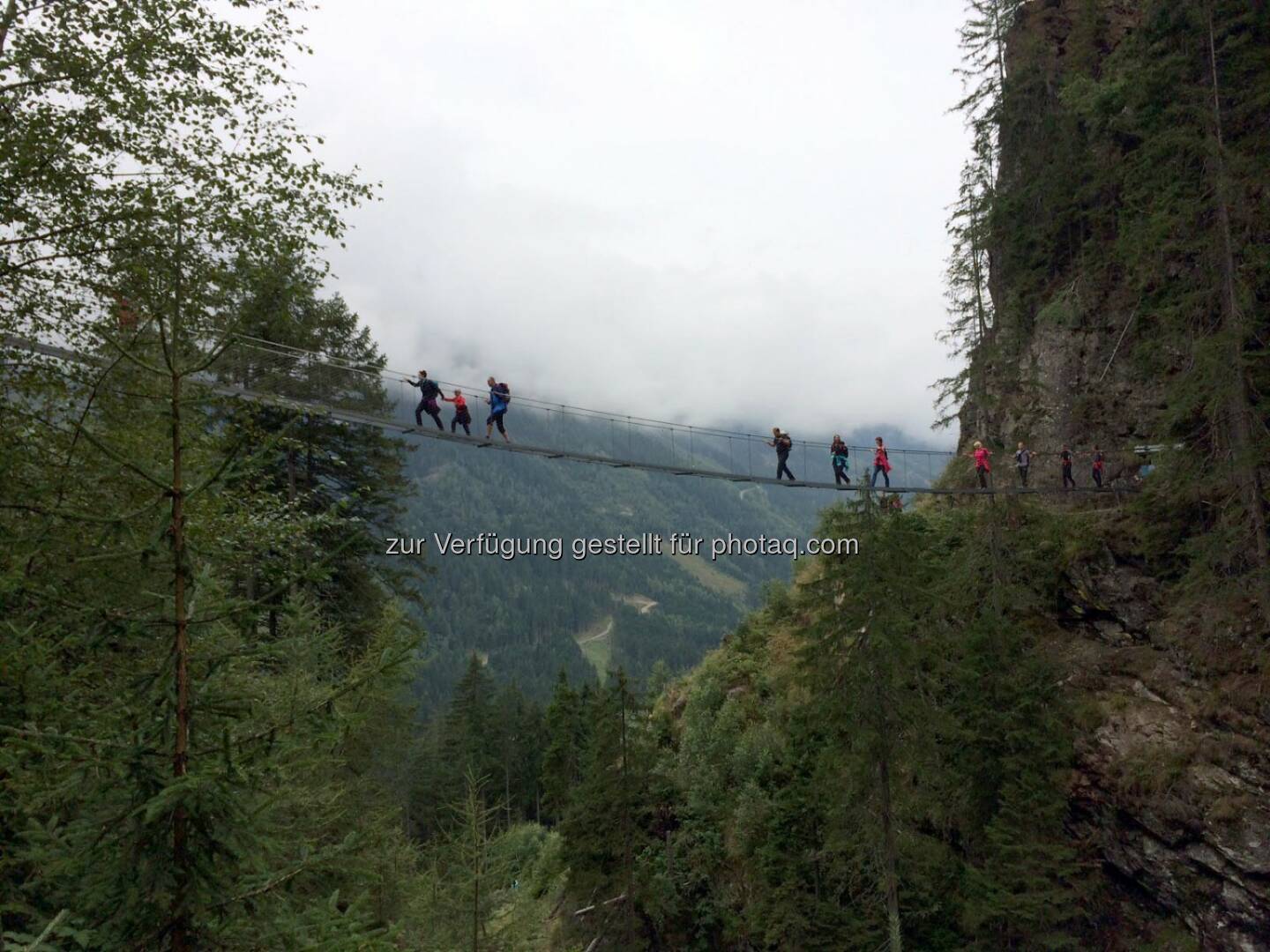 Hängebrücke, Brücke, überqueren, Weg, Marsch, Aufstieg, unsicher, schwanken, schwankend, schaukeln