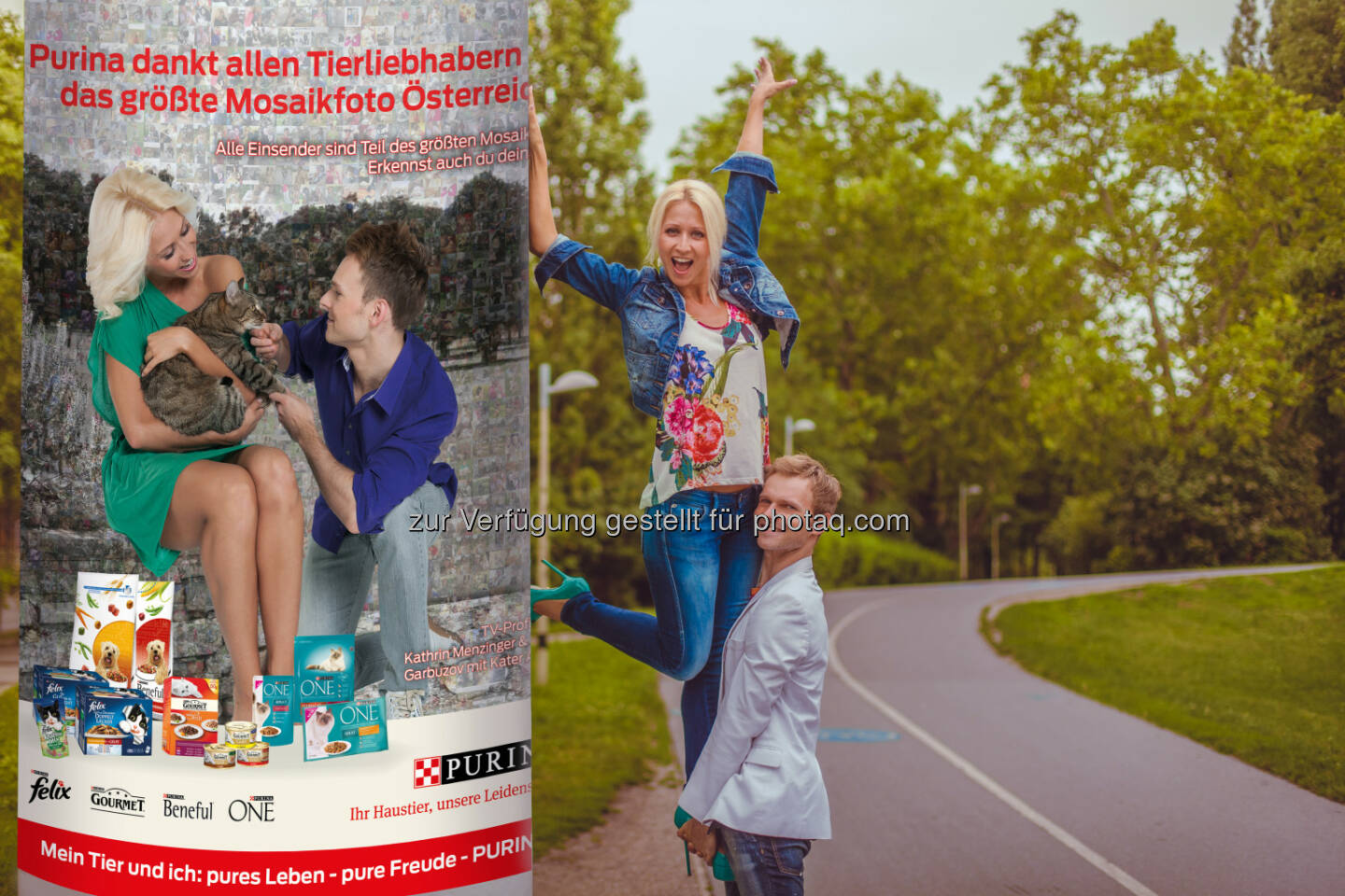TV Profitänzer und Tierliebhaber Vadim Garbuzov und Kathrin Menzinger präsentieren die erste Litfaßsäule mit einem Teil des größten Mosaikfotos Österreichs - Rekord: 3.000 Hunde- und Katzenfotos auf Purinas Litfaßsäulen