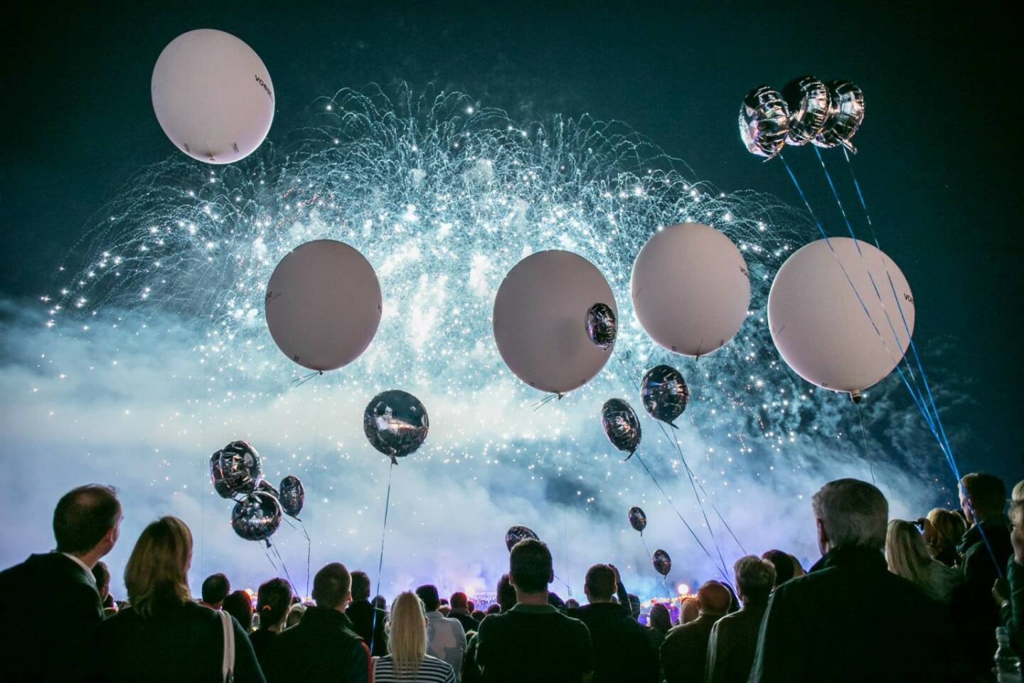 Lufballone, Feuerwerk (Bild: voestalpine/Linz AG)