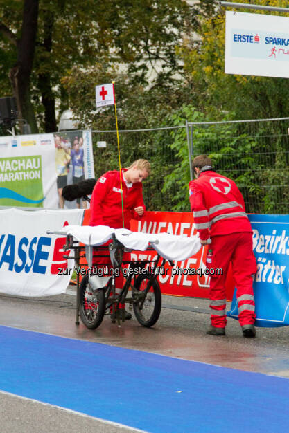 Sanitäter, Wachau Marathon 2014, © Milena Ioveva  (14.09.2014) 