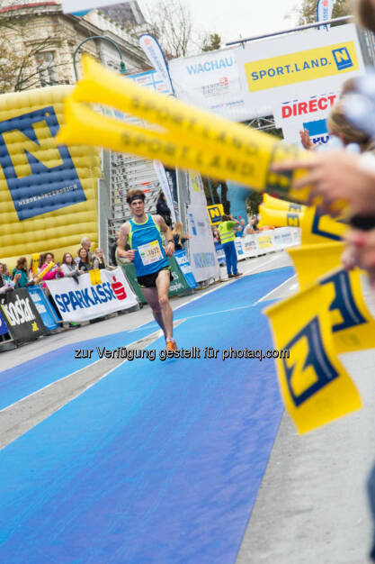 Aigner Philipp, 2. Platz Viertelmarathon Männer, Wachau Marathon 2014, © Milena Ioveva  (14.09.2014) 