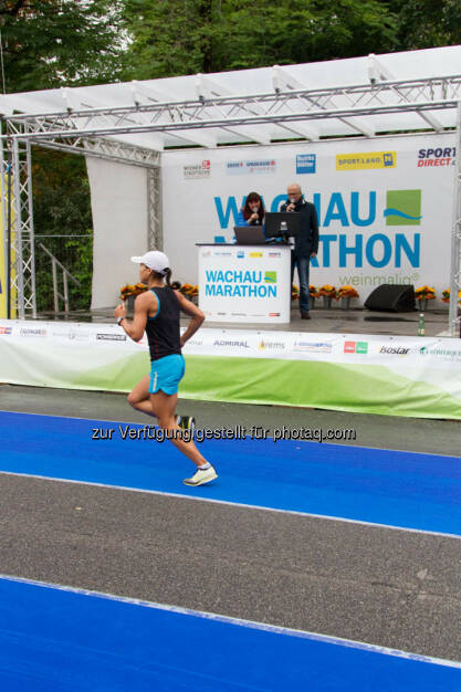 Annabelle Mary Konczer, Siegerin Viertelmarathon Damen, Wachau Marathon 2014 - mehr Bilder von Annabelle unter http://photaq.com/search/konczer, © Milena Ioveva  (14.09.2014) 