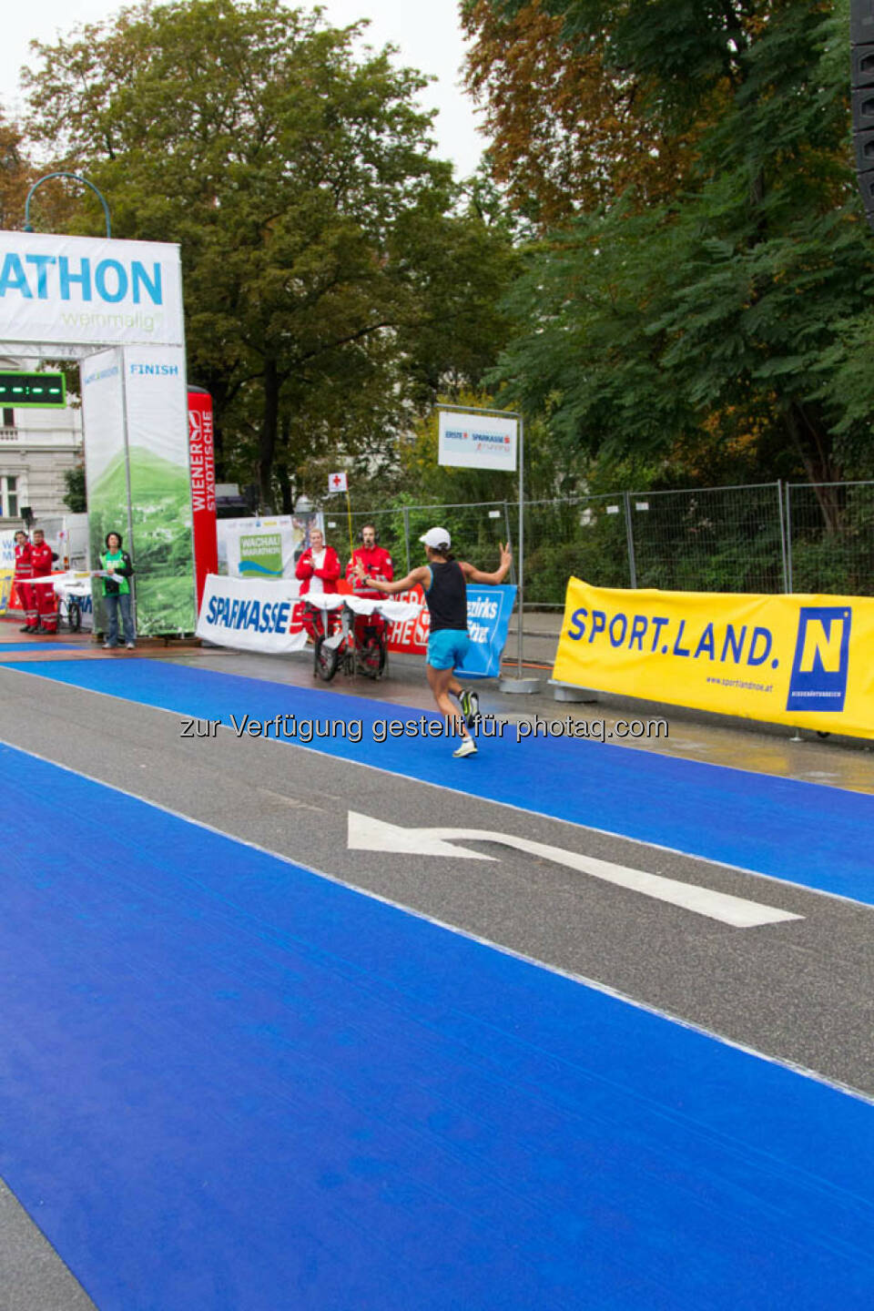 Annabelle Mary Konczer, Siegerin Viertelmarathon Damen, Wachau Marathon 2014 - mehr Bilder von Annabelle unter http://photaq.com/search/konczer