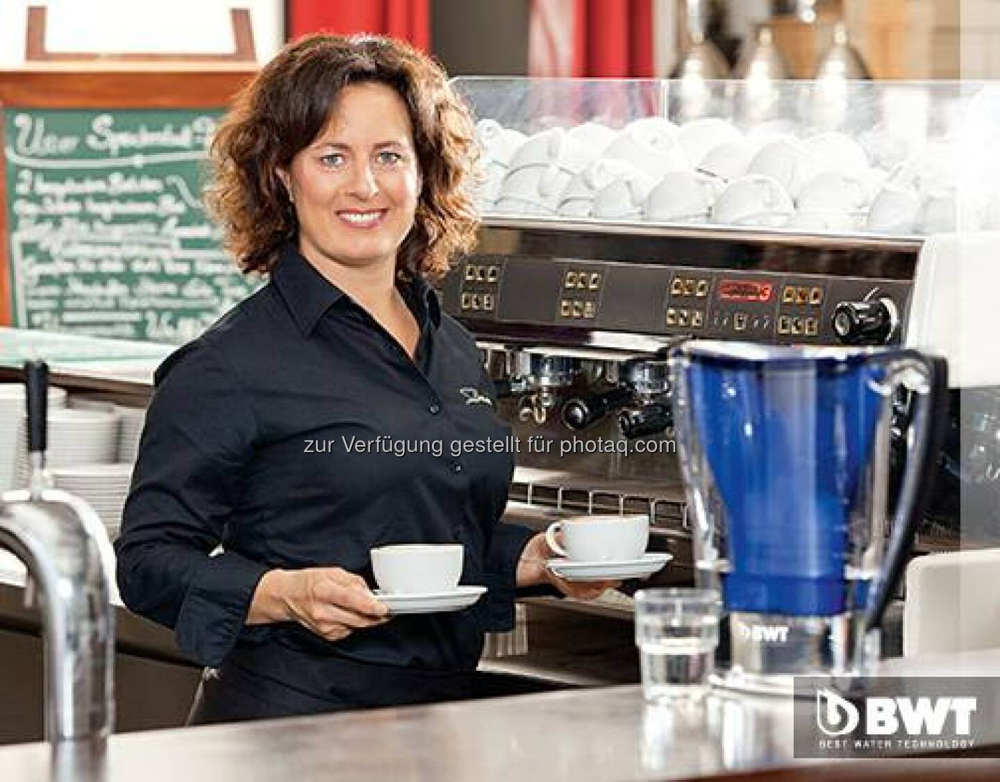 Rösten, testen, schmecken und genießen: Zum Kaffee-Campus in Berlin vom 17. - 19. September verraten BWT und Meister-Barista Nana Holthaus-Vehse alles rund um den perfekten Kaffee-Genuss. Kommt vorbei: www.kaffeecampus.de  Source: http://facebook.com/bwtwasser