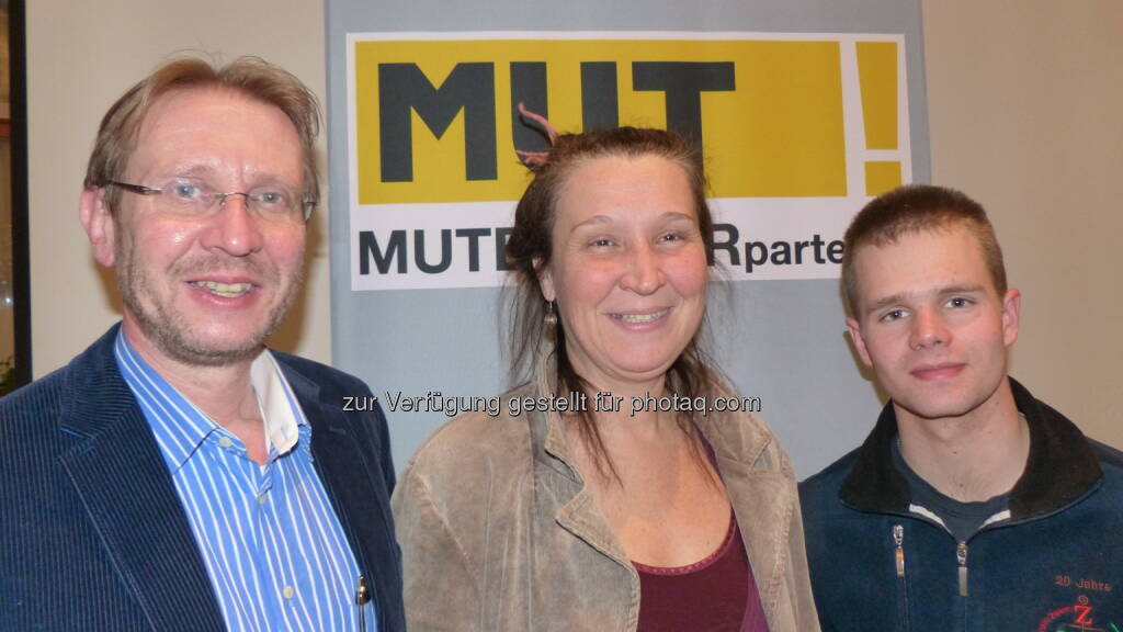 Mutbürgerpartei.at: Die Spitzenkandidaten des Bezirkes Korneuburg von li. nach re. Rudi Erdner, Silvia Zotz, Jürgen Summerer (Aussendung)
 (25.01.2013)