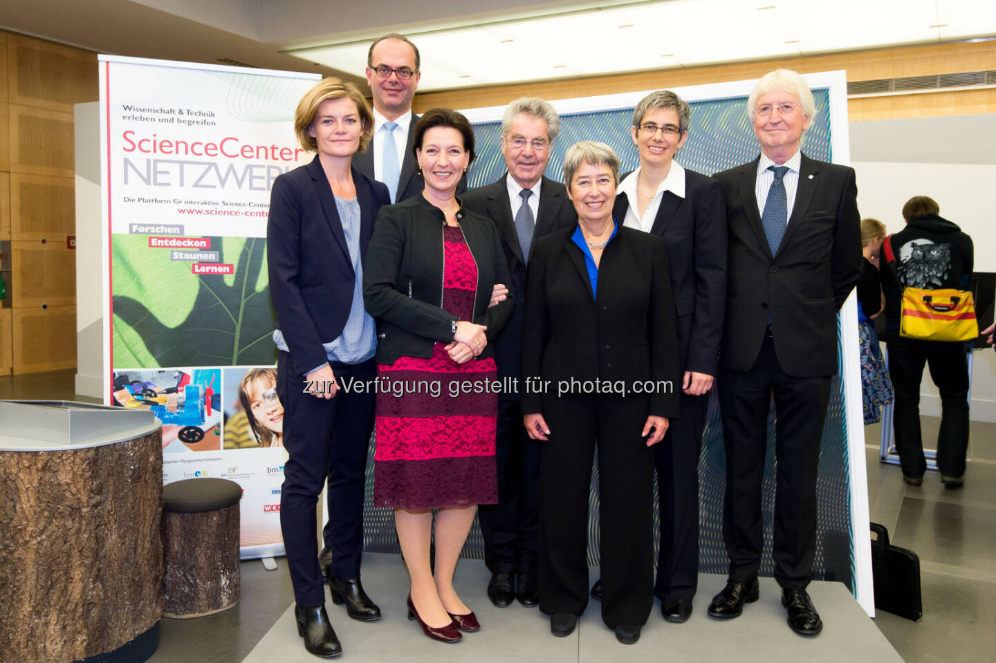 Sybille Straubinger, Andreas Reichhardt, Gabriele Heinisch- Hosek, BP Heinz Fischer, Margit Fischer, Barbara Streicher, Karl Fink: Science Center Netzwerk: Wirkungswechsel mit der Wissenschaft: Ausstellungseröffnung