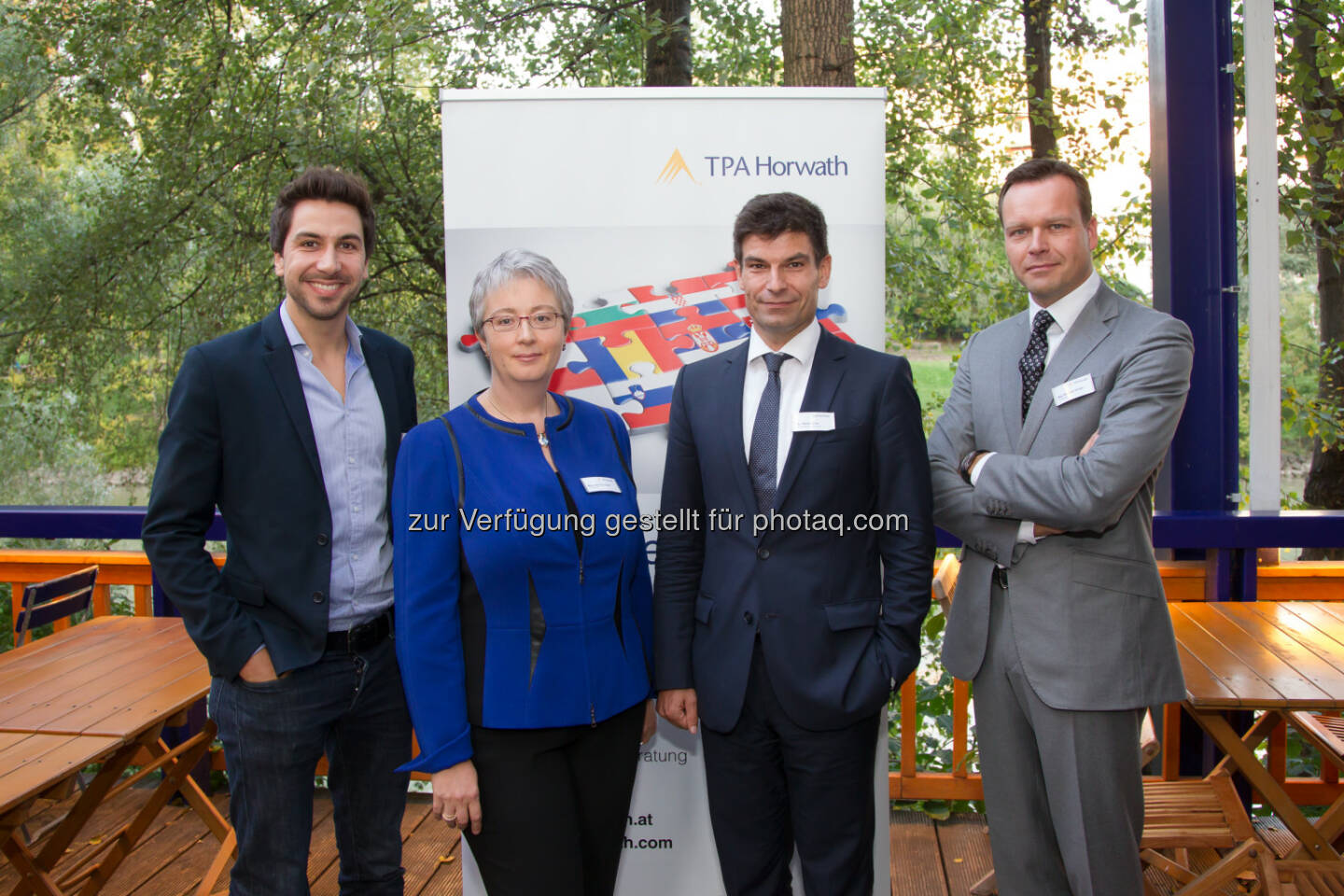 Stefan Ponsold (sunnybag), Karin Fuhrmann (TPA Horwath), Markus Piuk (Schönherr), Wojciech Sztuba (TPA Horwath Polen):  TPA Horwath und das Immobilien Magazin luden zum Energy Tomorrow Cocktail