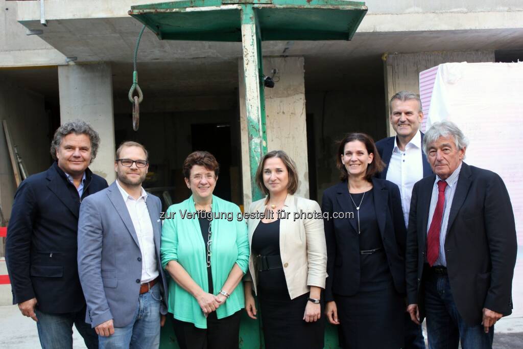 Livius Tramontana (Reinlgasse 46 Projektentwicklungs GmbH), Elmar Hag-mann (DI Wilhelm Sedlak GmbH), BV Andrea Kalchbrenner, Marion Weinberger & Elisabeth Binder (Raiffeisen Vorsorgewohnungs-errichtungs GmbH), Reinhard Fischer (Reinlgasse 46 Projektentwicklungs GmbH), Wilhelm Sedlak (DI Wilhelm Sedlak GmbH): Raiffeisen Vorsorgewohnungserrichtungs GmbH: Die Vorzeige-Vorsorgewohnung steht in Penzing (19.09.2014) 