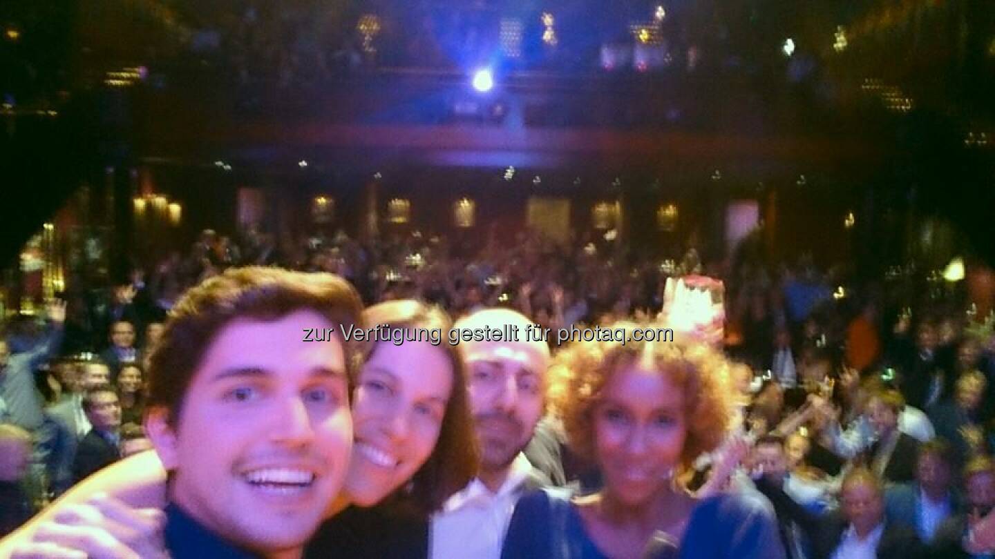 WIR PACKEN'S NICHT!!!!! Wir haben den Digital Communication Award Europas geholt!!! Und das mit einem Selfie & dem ganzen Saal im Hintergrund. GEIL GEIL GEIL :-D :-D :-D #DCA2014 #BestTeamInDaWorld!!  Source: http://twitter.com/whatchado