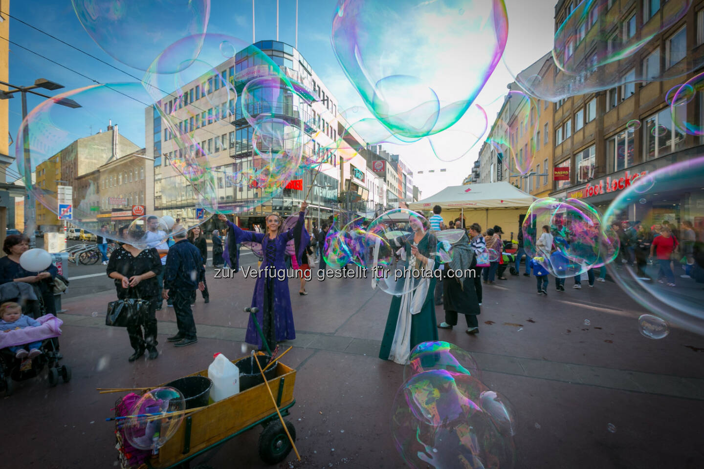 Wiener Einkaufsstraßen-Festival: Ganz Wien in Kauflaune (C) Weinwurm