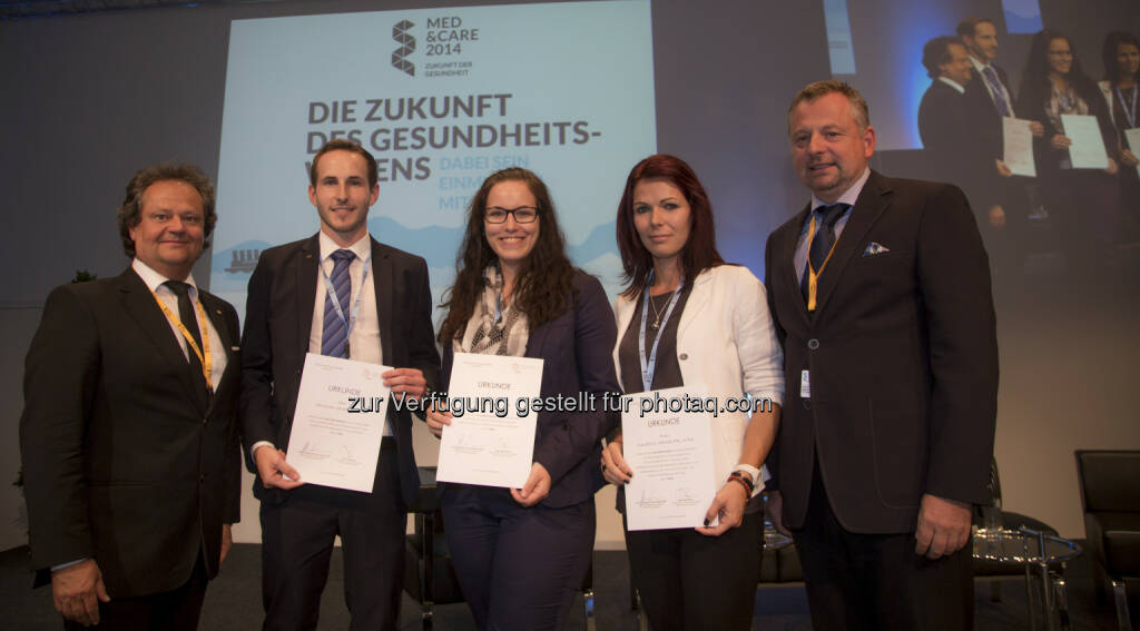 Ingo Raimon, Fopi Präsident, Christian Gruber (FH Joanneum), Nicole Jakob (FH Burgenland), Claudia Draxler (FH Kärnten) und (FH) Erwin Gollner MPH der Koordinator des Awards von seiten der Fachhochschul-Gesundheitsstudiengänge Österreichs: Fopi - Forum der forschenden pharmazeutischen Industrie: Innovation Award 2014: Innovationsgeist junger Akademiker im Gesundheitswesen ausgezeichnet, © Aussendung (25.09.2014) 