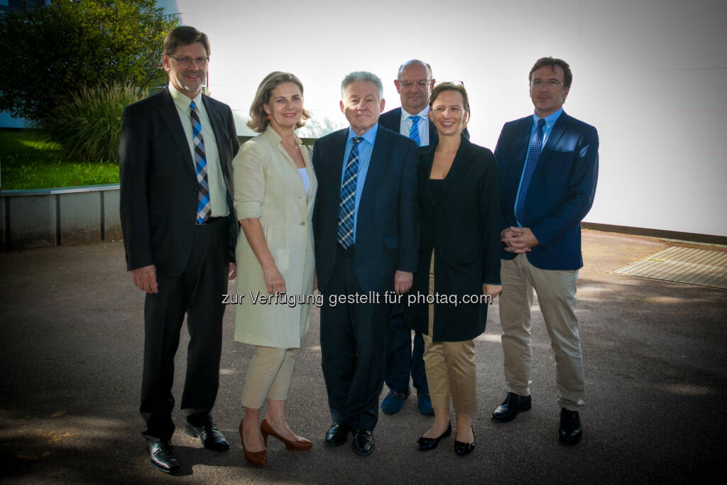 Erwin Rebhandl (Allgemeinmediziner und Präsident der Initiative Am Puls), Ulrike Mursch-Edlmayr (Präsidentin der Oberösterreichischen Apothekerkammer),Josef Pühringer (Landeshauptmann und Gesundheitsreferent Oberösterreich), Michael Hohl (Präsident des Dachverbands der OÖ Diabetikervereinigung), . Monika Aichberger (Vizepräsidentin der Apothekerkammer OÖ), Martin Clodi (Facharzt für Innere Medizin und Vorstandsmitglied der Österreichischen Diabetesgesellschaft, )Apothekerkammer Oberösterreich: Aktionstag Gesundheit OÖ 2014: Zucker, Diabetes und Co. (25.09.2014) 