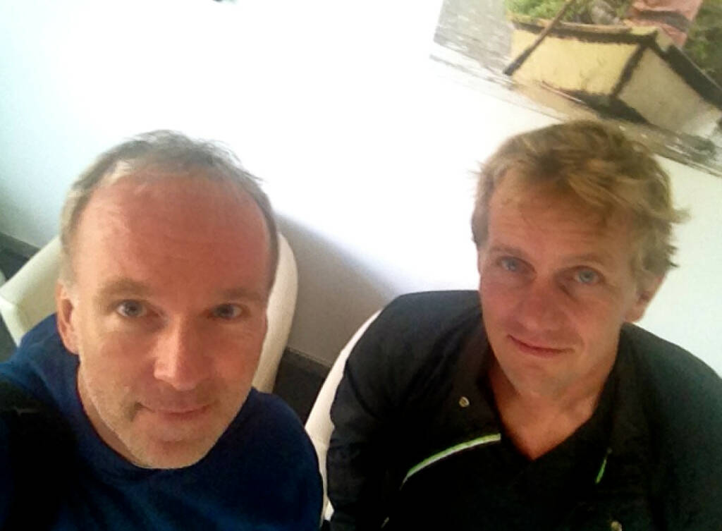 Christian Drastil, Michael Marek in der Ordination von http://www.augenmedizin.at in Brunn/Gebirge, zum Vienna Night Run wird es eine Koop von augenmedizin.at und http://www.runplugged.com geben (27.09.2014)