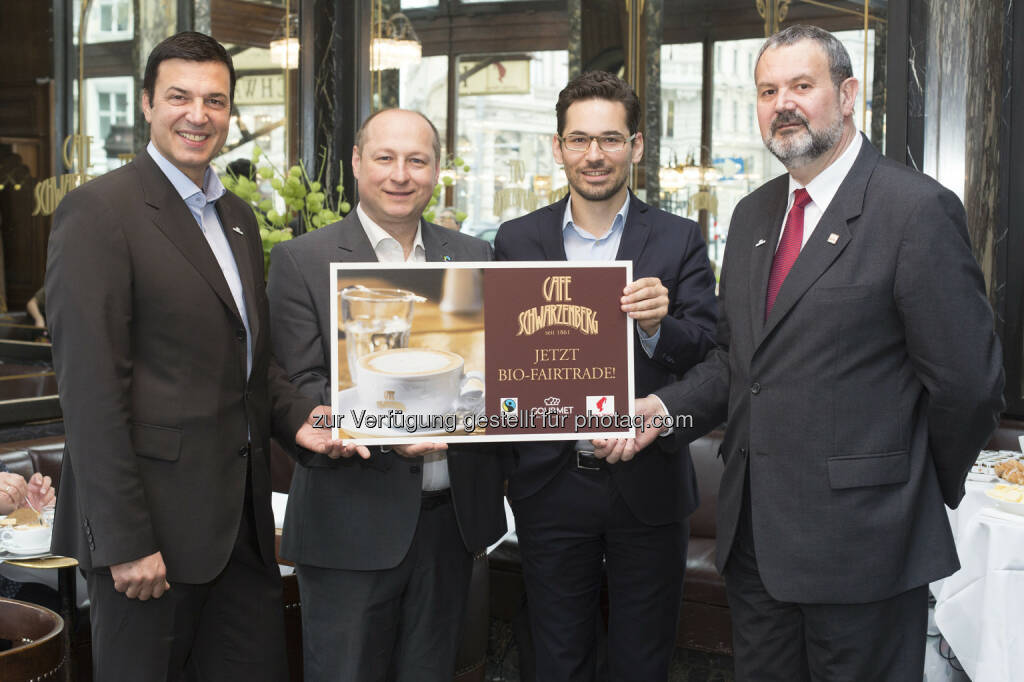 Herbert Fuchs, Geschäftsführer Gourmet; Mag. Hartwig Kirner, Geschäftsführer Fairtrade Österreich; Jürgen Ellensohn, Marketingleiter Julius Meinl; Alfred Altenburger, Betriebsleiter Café Schwarzenberg: Café Schwarzenberg: Fairer Kaffeegenuss im Café Schwarzenberg, © Aussender (29.09.2014) 