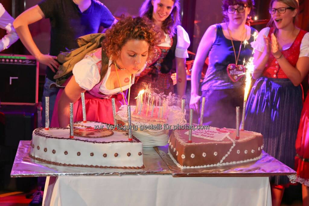 Sabine Hoffmann ambuzzador Geburtstag Torte Kerzen © Katharina Schiffl (30.09.2014) 