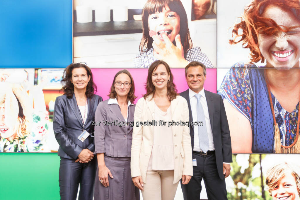 Christiane Noll, Director Public Sector, Sandra Micko, Director Human Ressources, Familienministerin Sophie Karmasin und Georg Obermeier, General Manager Microsoft Österreich: Bundesministerium für Familien und Jugend: Karmasin informiert sich über Ansatz des Neuen Arbeitens bei Microsoft Österreich, © Aussender (30.09.2014) 