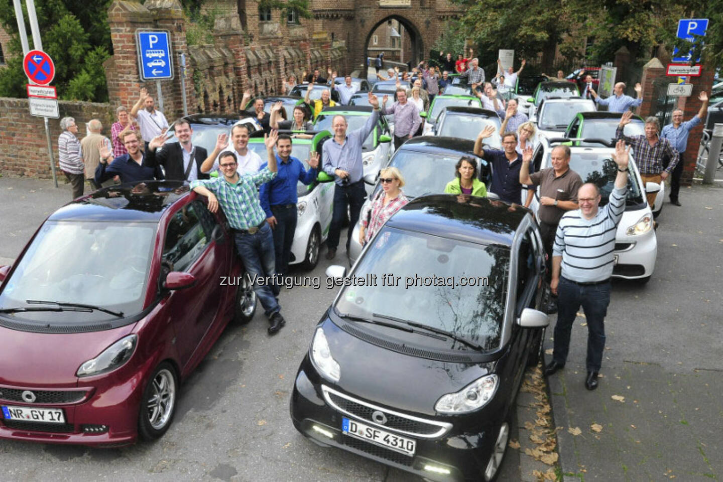 RWE: Rund 150 Teilnehmer in den Regionen Rhein-Ruhr und Berlin/Potsdam haben mehr als 500.000 Kilometer rein elektrisch zurückgelegt. Sie sind Teil des Elektromobilitätsprojektes eMerge (elektromobile Modellregionen), das mittlerweile seit November 2013 läuft. 