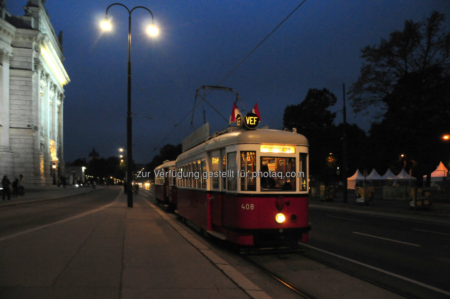 Rent-a-Bim: ORF Lange Nacht der Museen: Wie anno dazumal: Oldtimer-Straßenbahnen mit Schaffner fahren auf der Ringstraße