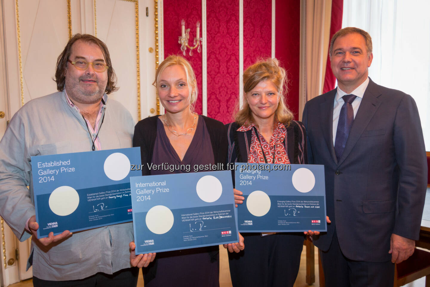 Galeristen Georg Kargl, Asia Zak und Josefine Wagner sowie Kammerpräsident Walter Ruck (v.l.n.r.): Wirtschaftskammer Wien: Wirtschaftskammer Wien prämiert Viennafair-Aussteller