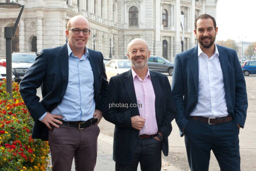 Oliver Holle, Hansi Hansmann, Andreas Tschas vor dem Burgtheater (07.10.2014) 