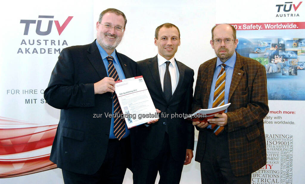 Thomas Rochowansky, Leiter des Geschäftsfeldes Lerndienstleistungen bei der TÜV Austria Akademie,  Stefan Wallner, Geschäftsführer der TÜV Austria Cert GmbH., Gerhard Eichinger - TÜV Austria Cert: TÜV Austria Qualitätstag 2014 - verändern, verbessern, verbinden am 23.10.2014, © Aussender (07.10.2014) 