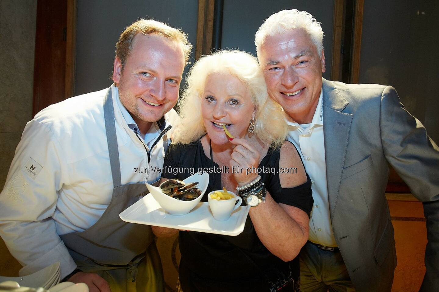 Haubenkoch Hubert Wallner, Marika Lichter und Toni PolsterVerein Wider die Gewalt: Muscheldinner im Naturhistorischen Museum