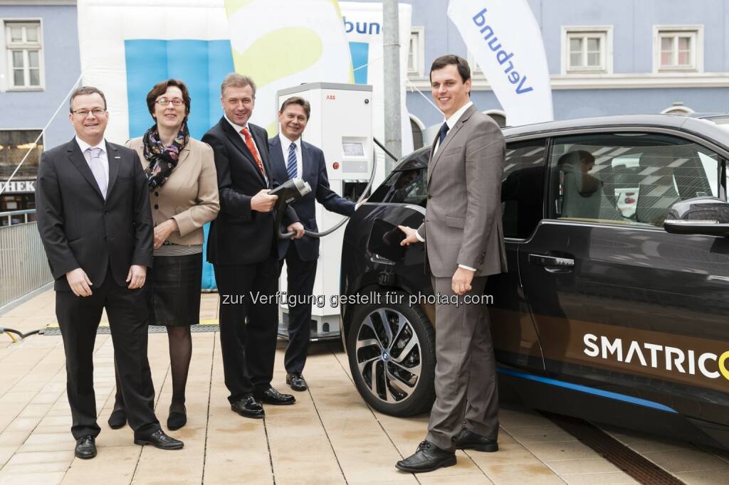 Michael Viktor Fischer, Smatrics, Theresia Vogel, Klima- und Energiefonds, Klaus Schierhackl, Asinfag, Wolfgang Anzengruber, Verbund, Peter Badik, GreenWay Operator: Verbund Solutions GmbH: Elektromobilität setzt weiteren Meilenstein, © Aussendung (09.10.2014) 