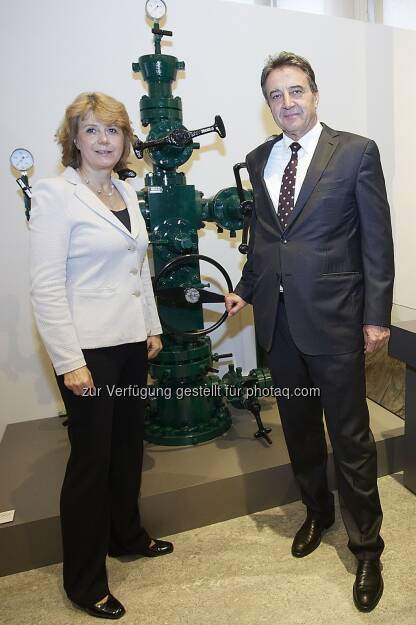 Direktorin Gabriele Zuna-Kratky (TMW) und Generaldirektor Gerhard Roiss (OMV): Technisches Museum Wien: Erdöl & Erdgas: Neuer Ausstellungsbereich im Technischen Museum Wien, © Aussender (09.10.2014) 