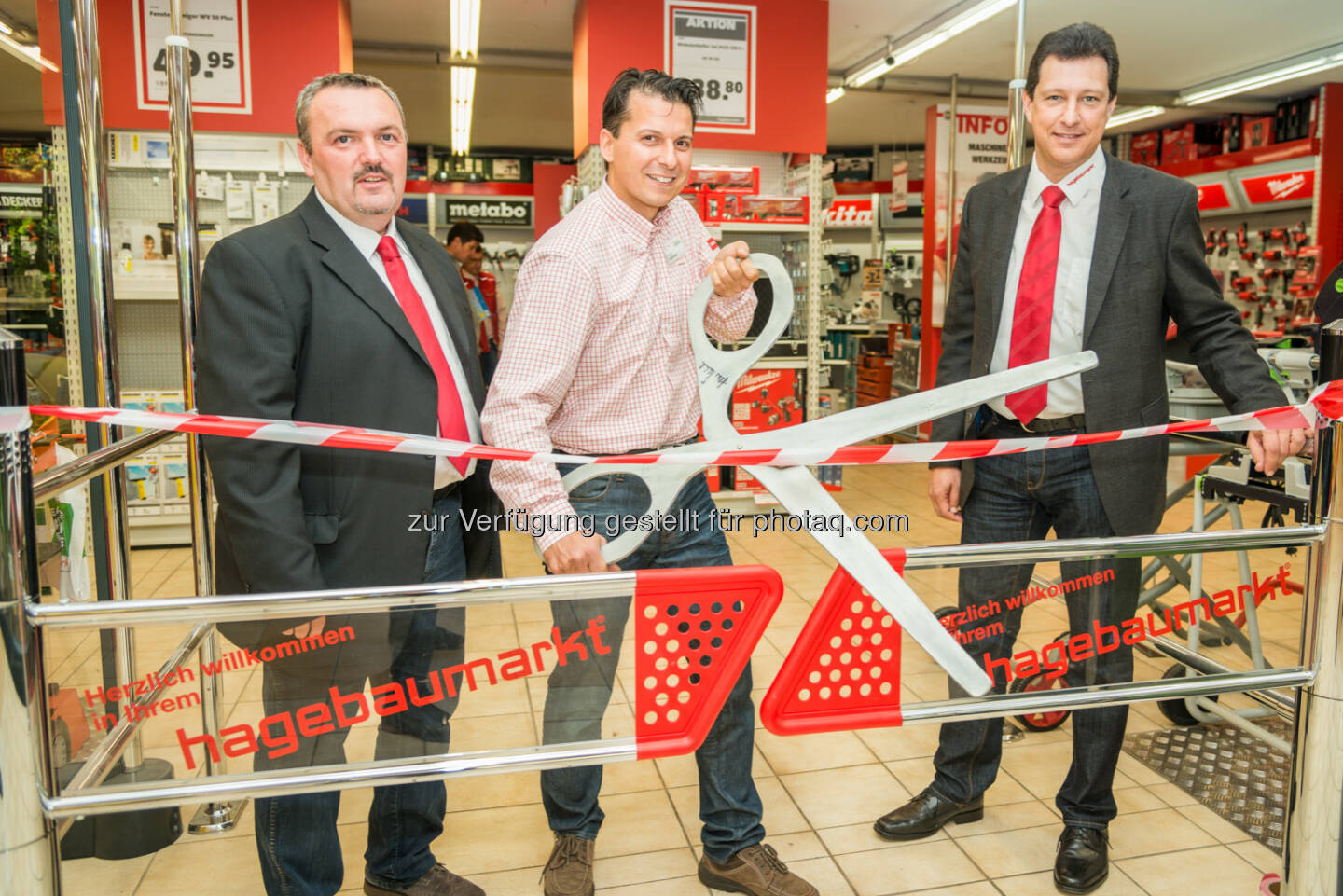 Jürgen Wagner (Verkaufsleiter hagebau Österreich), Mag. Rainer Rinnhofer (Geschäftsführer hagebau Weyer), Volker Ernst (Regionalleiter hagebau): hagebau Handelsgesellschaft für Baustoffe GmbH & Co KG: hagebau verstärkt Geschäft in Österreich