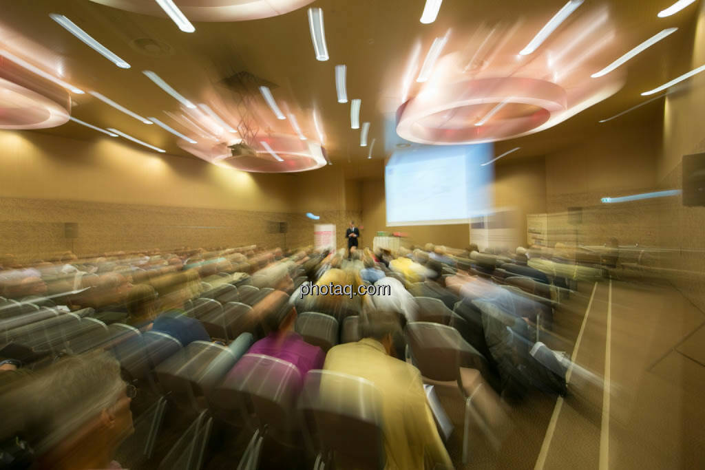 Kapitalmärkte in turbulenten Zeiten, Vola, Licht, © photaq/Martina Draper (09.10.2014)