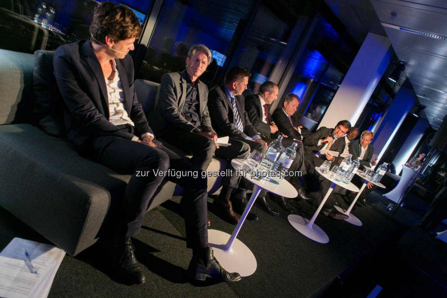 Robert Treichler, Leiter Auslandsressort profil, Hans Stoisser, Unternehmensberater mit Schwerpunkt auf Emerging Countries, Rupert Weber, Geschäftsführender Vorstand von Menschen für Menschen Österreich, Stefan Scholz, Strategische Programmplanung EZA Bmeia, Eduard Zehetner, CEO Immofinanz Group, Rainer Nowak, Chefredakteur Die Presse, Yilma Taye, Projektkoordinator Menschen für Menschen in Äthiopien, http://blog.immofinanz.com/de/2014/10/15/talk-im-tower-afrika-fass-ohne-boden-oder-entwicklungsraum-mit-potenzial-/