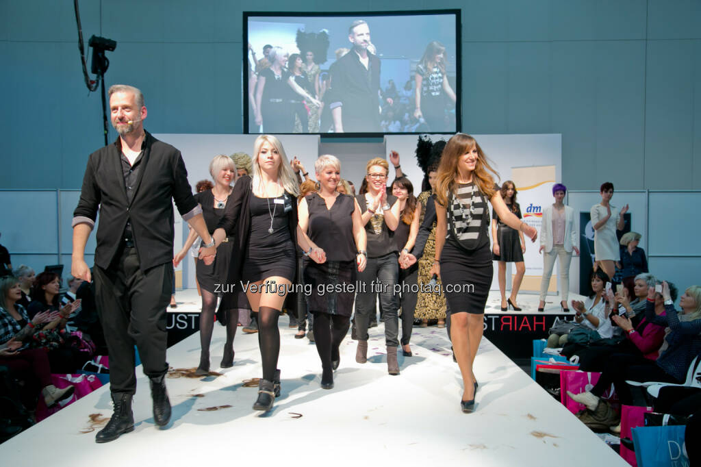 dm drogerie markt GmbH: dm auf der Austria Hair International 2014, © Aussender (14.10.2014) 