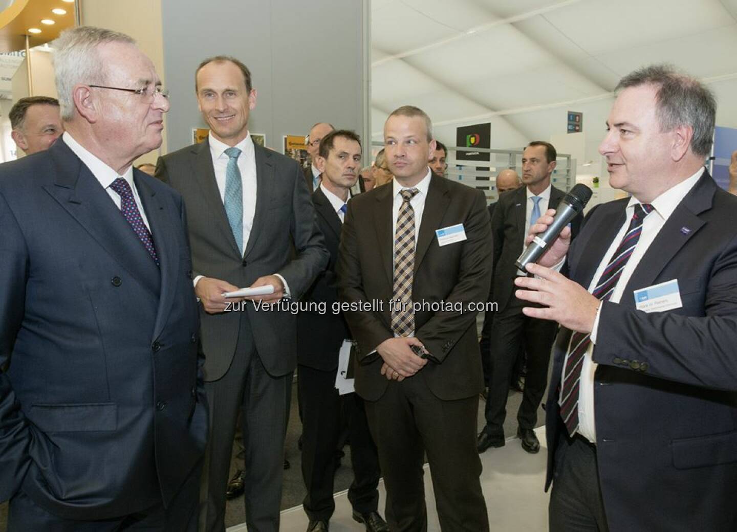 Martin Winterkorn, Vorstandsvorsitzender der Volkswagen AG, besuchte am 14. Oktober zusammen mit weiteren Vorstandskollegen den Messestand der BASF, auf der IZB 2014,  um sich über Innovationen aus der Chemie für zukünftige Mobilitätslösungen zu informieren. [CR] http://www.basf.com/group/pressemitteilungen/P-14-362  Source: http://facebook.com/BASF.Deutschland