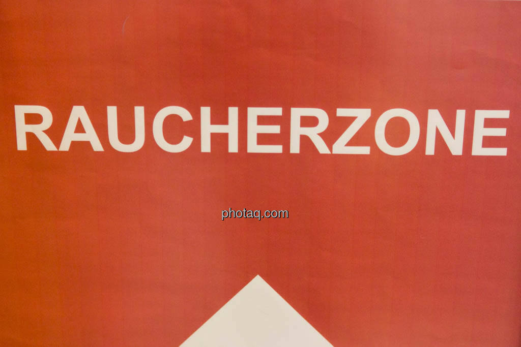 Raucherzone, © photaq/Martina Draper (16.10.2014) 