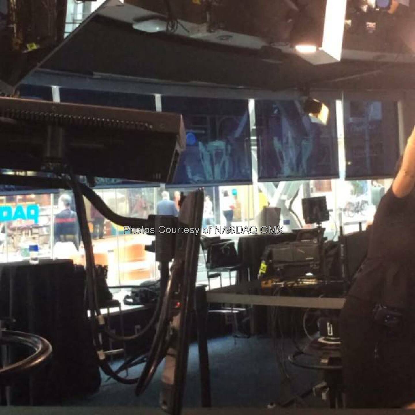 Watch #Pivotcon ring the #Nasdaq Closing Bell! @pivotcon @momentumeventco #hyperlapse  Source: http://facebook.com/NASDAQ
