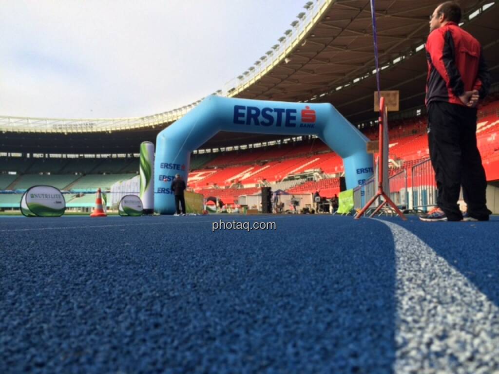 Ernst Happel Stadion, Startbereich, Erste Bank (19.10.2014) 