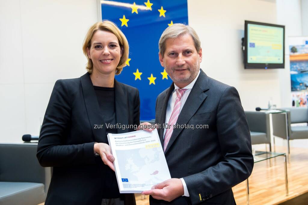 Johannes Hahn und Sonja Steßl bei der Feierlichen Übergabe des EU-Partnerschaftsabkommens mit Österreich (20.10.2014)