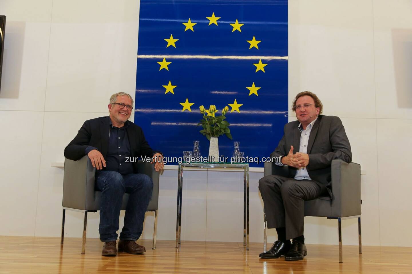 Harald Krassnitzer Schauspieler und Benedikt Weingartner Secretary General von Music in Europa: Vertretung der EU-Kommission in Österreich: Harald Krassnitzer im Haus der EU: Wir Europäer werden in der Welt um unser System beneidet.