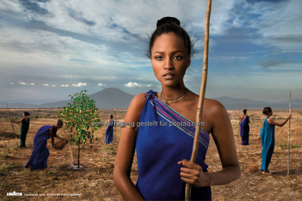 Lavazza Kaffee GmbH: Lavazza Kalender 2015: Earthdefenders - Steve McCurry porträtiert für Lavazza und Slow Food nachhaltige Projekte in Afrika, © Aussendung (23.10.2014) 
