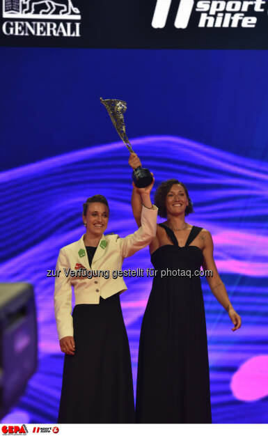 Lara Vadlau and Jolanta Ogar, Mannschaft des Jahres, Lotterien Gala Nacht des Sports, Photo: Gepa pictures/ Michael Riedler, ©  Gepa pictures/ Michael Riedler (31.10.2014) 