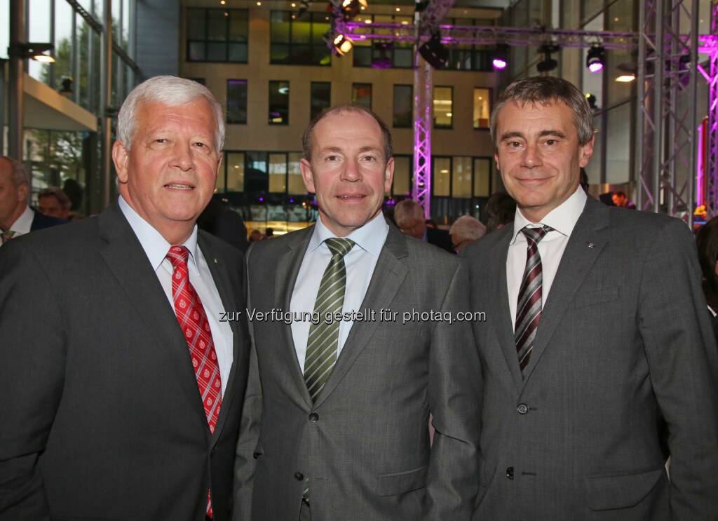 Jakob Auer (Aufsichtsratspräsident), Max Hiegelsberger (Landesrat), Heinrich Schaller (Generaldirektor RLB OÖ) (Bild: RLB OÖ/Strobl) (01.11.2014) 