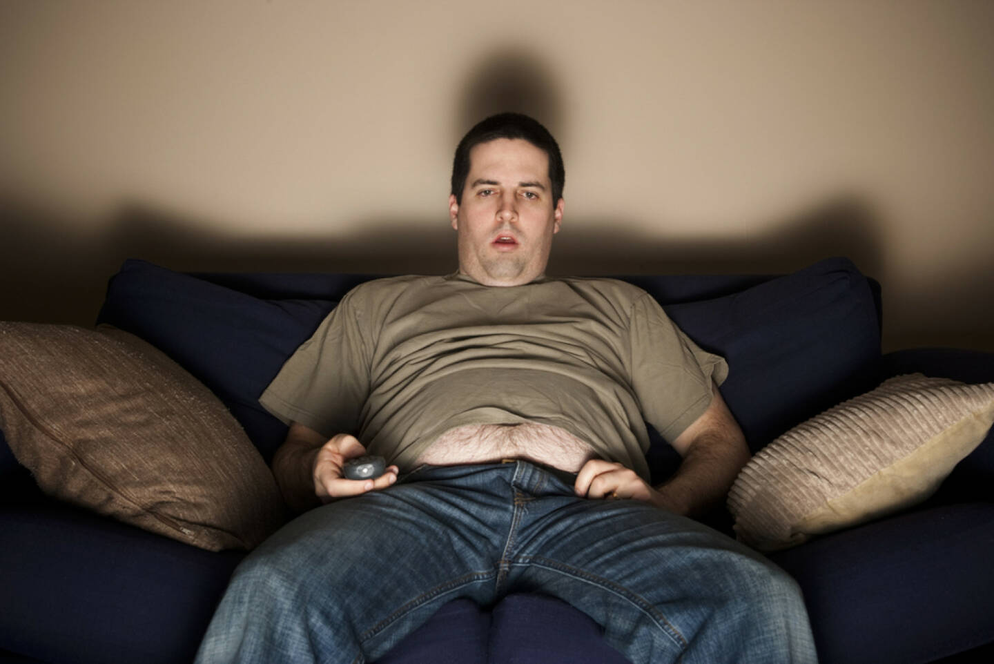 couch potatoe, Sofa, Mann, http://www.shutterstock.com/de/pic-96088505/stock-photo-overweight-slob-watches-tv-with-belly-showing.html