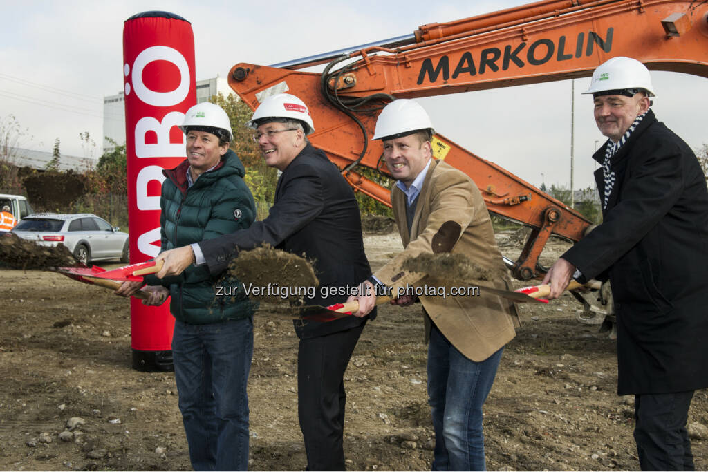 Andreas Messner, (MID-Bau), Landeshauptmann Peter Kaiser, ARBÖ-Geschäftsführer Thomas Jank und Architekt Roland Häuser: : ARBÖ: Startschuss für neues ARBÖ-Landeszentrum in Klagenfurt, © Aussendung (03.11.2014) 